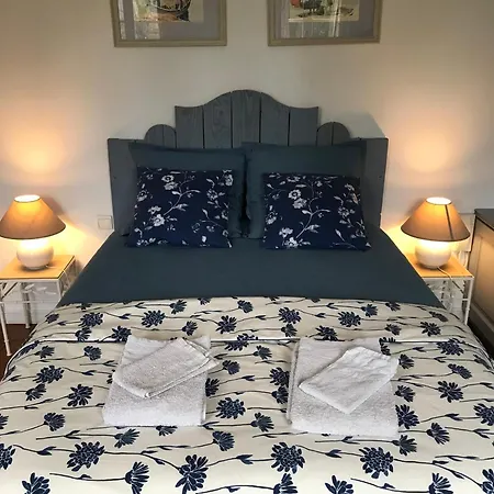 Toscane - Atelier D'artistes Et à 20 Mn De Toulouse Couette-café Azas