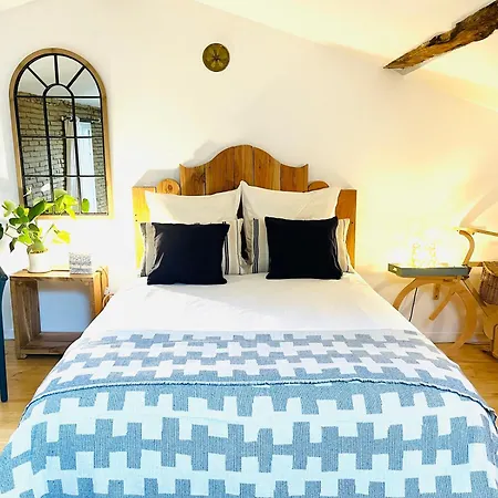 Toscane - Atelier D'artistes Et à 20 Mn De Toulouse Couette-café Azas